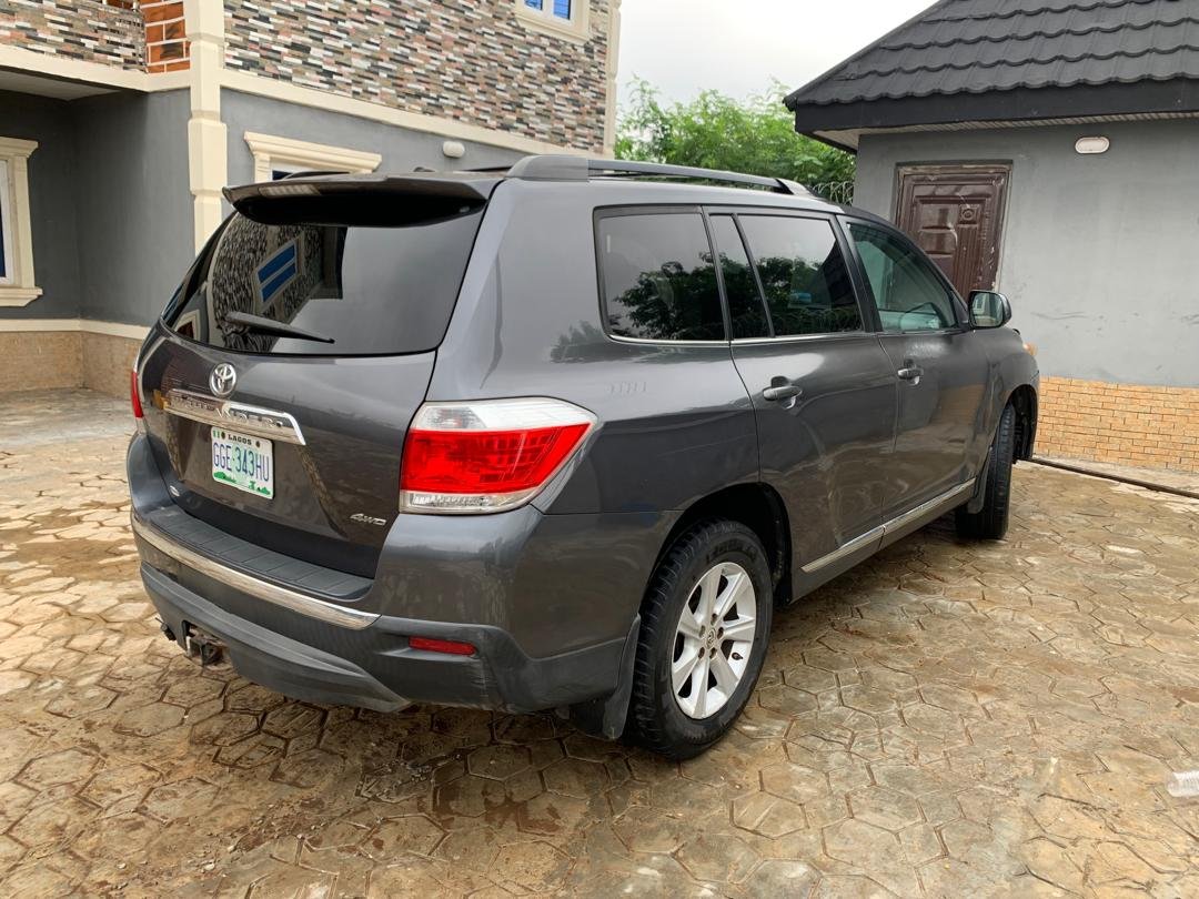 2013 Toyota Highlander — rear exterior